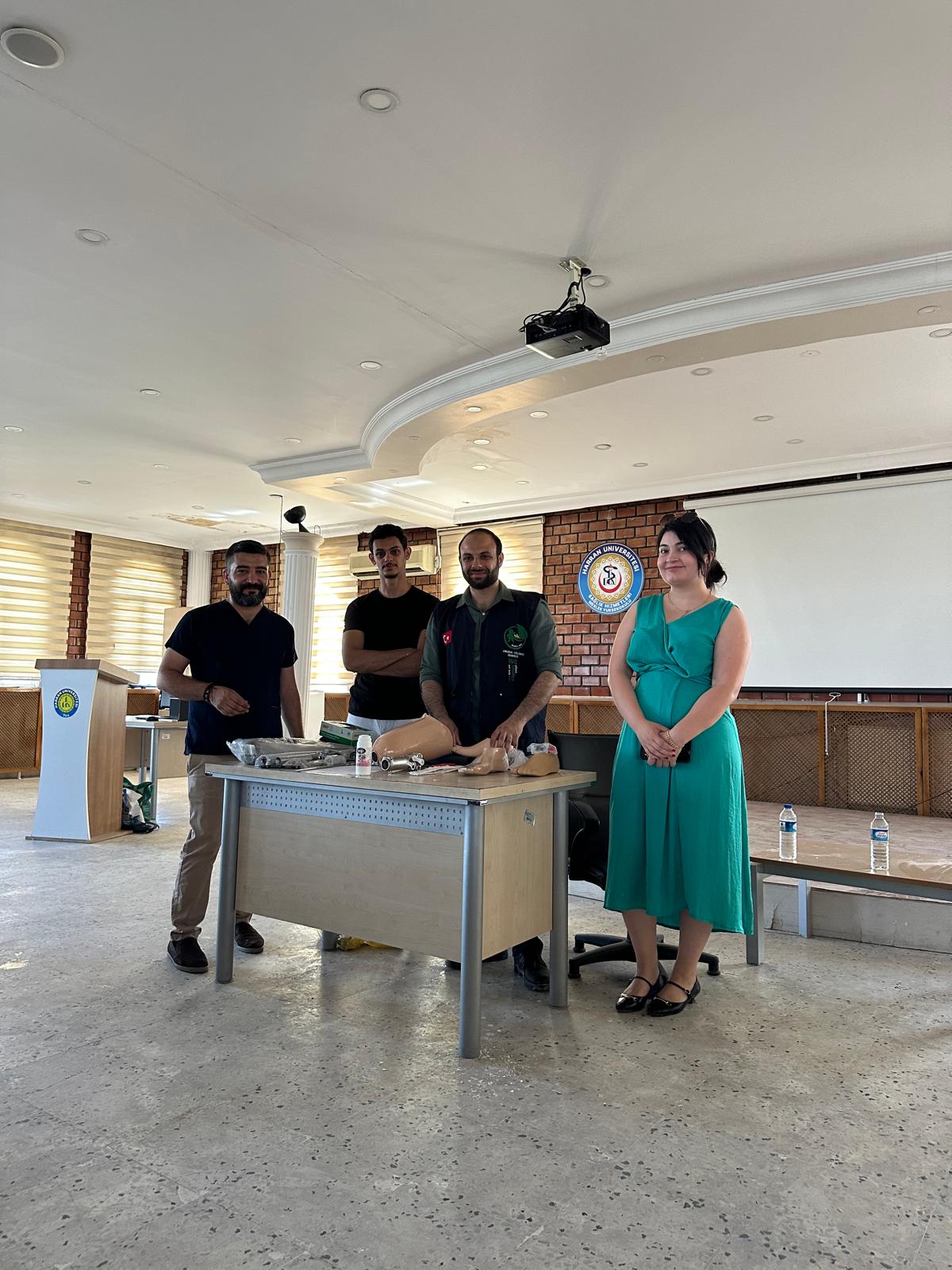 SHMYO Ortopedik Protez ve Ortez Programı İki Hastaya Protez Uygulandı